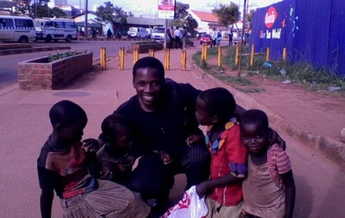 A-walk-on-Kampala-streets-meeting-sharing-with-children-at-Saawa-ya-Queen-710x375